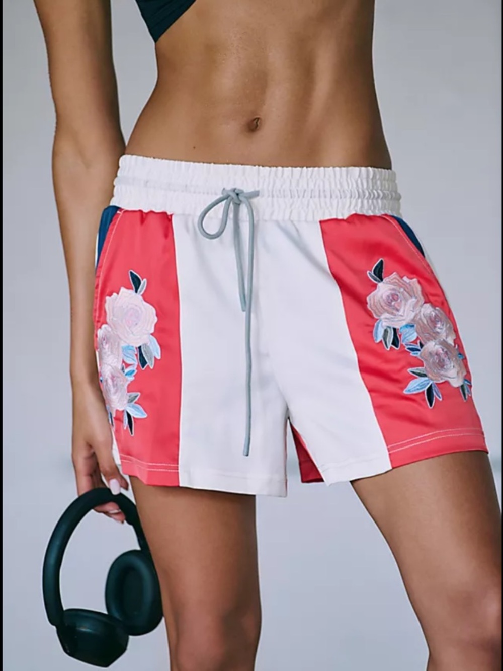 9323. Free People In The Ring shorts
